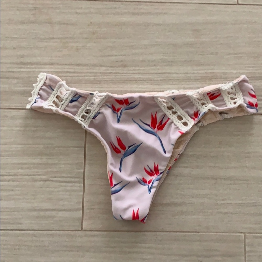 Acacia Bird of Paradise Bottoms